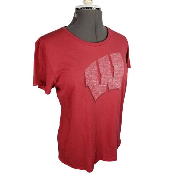 Wisconsin Badgers  Red Shirt Women's‎ Size Medium Pit to Pit 19 in, NWT - Picture 1 of 8